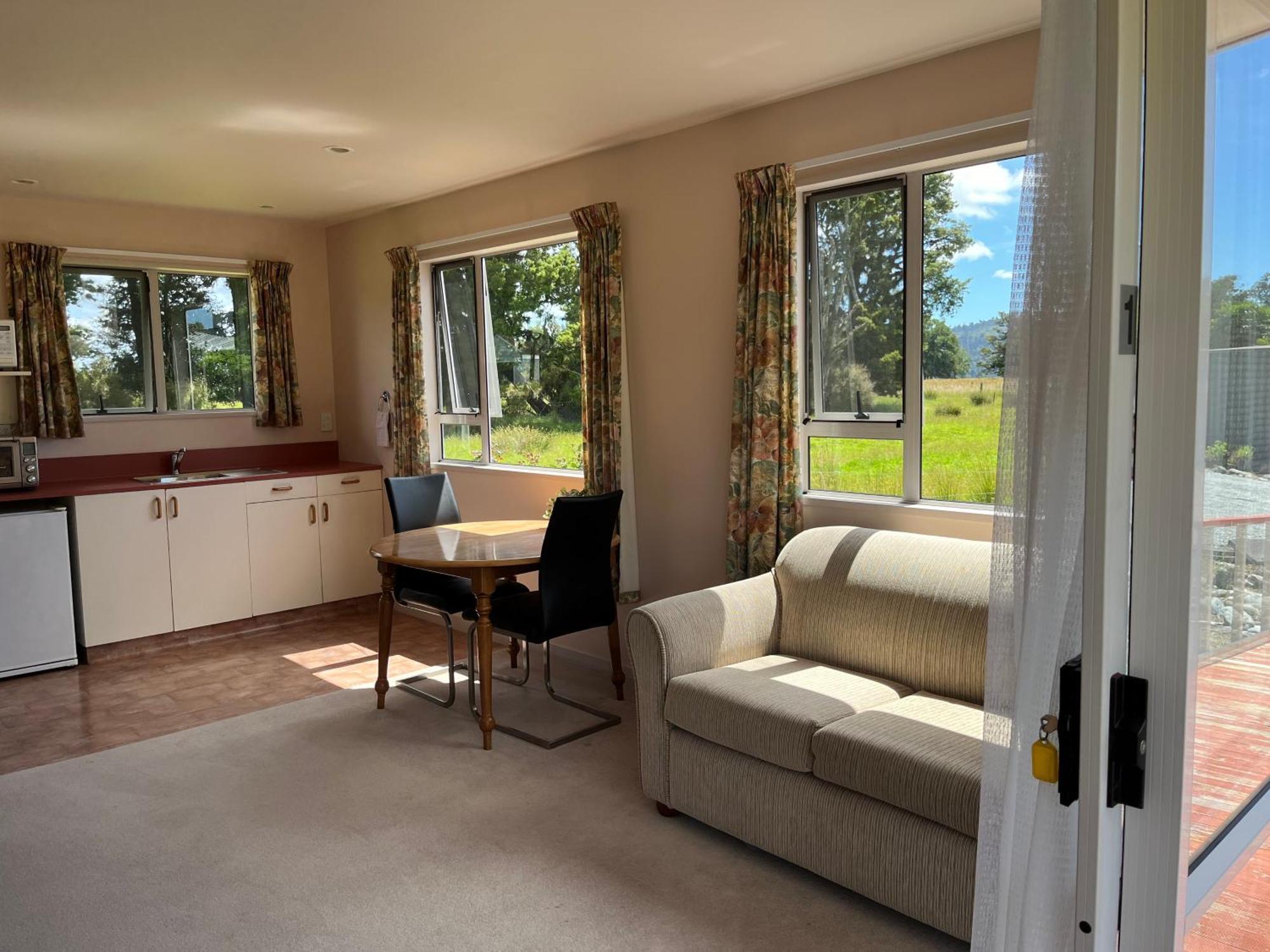 Carrickfergus Cottage Unit 1 Harihari Exteriér fotografie